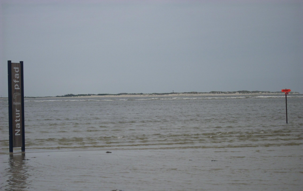 Blick auf Baltrum von Langeoog aus. Im Wattenmeer zwischen den Inseln starb Tjark Evers.